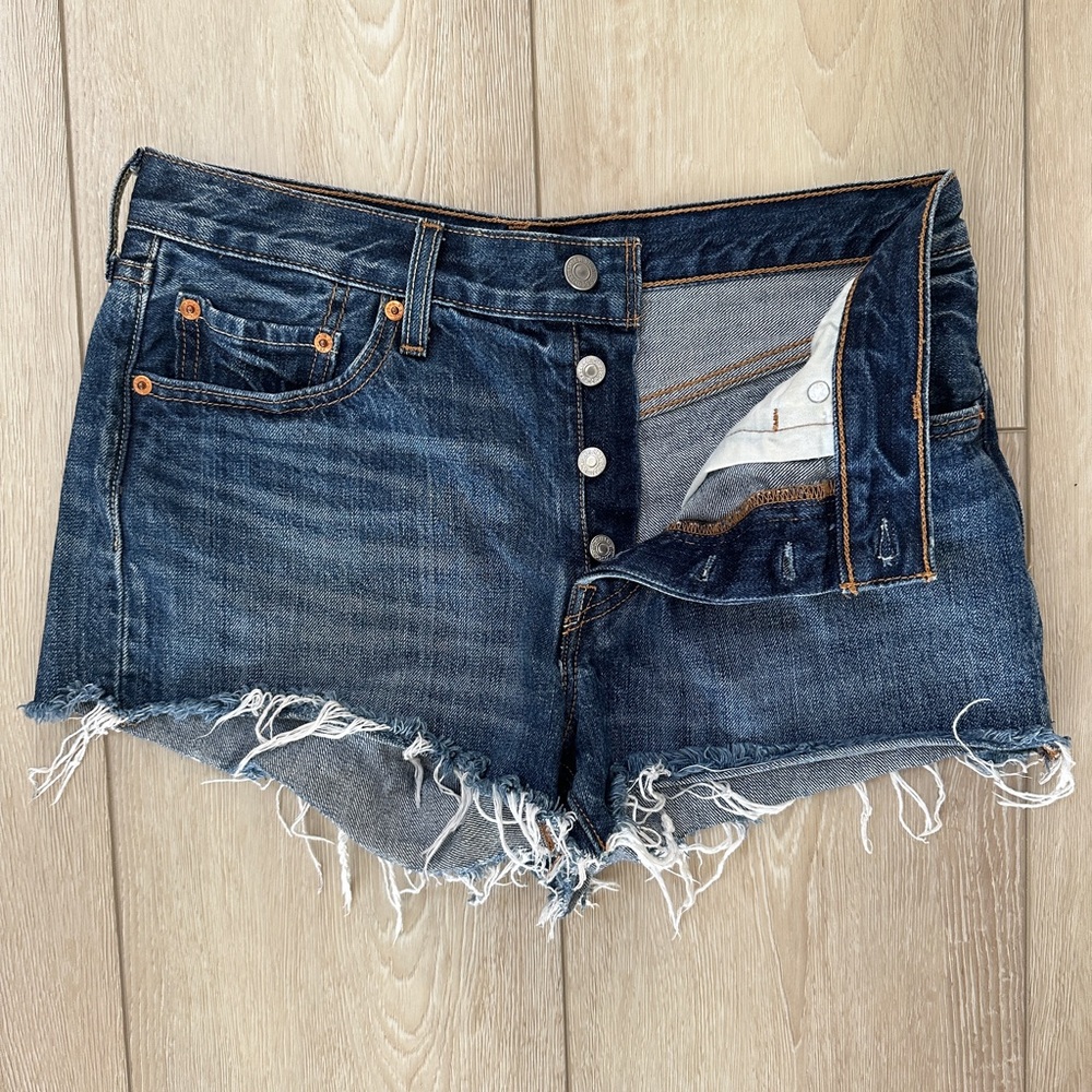 Levi’s 501 Jean shorts size 28